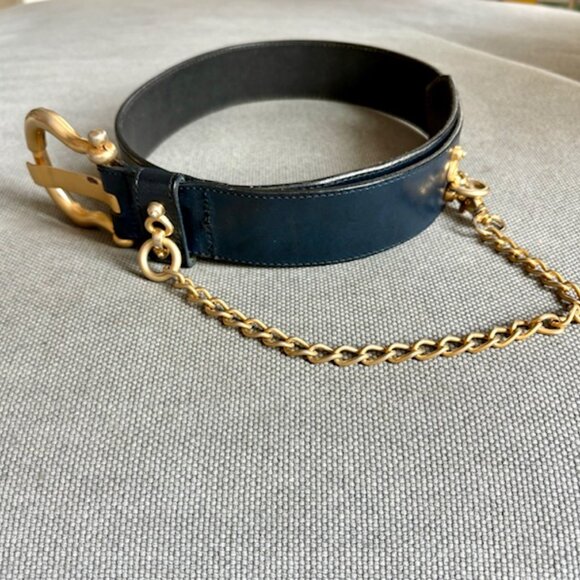 1990's Vintage Navy Leather Gold Chain Belt - Picture 5 of 6